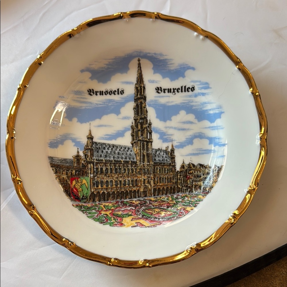 Brussels Souvenir Decorative Plate with Gold Trim